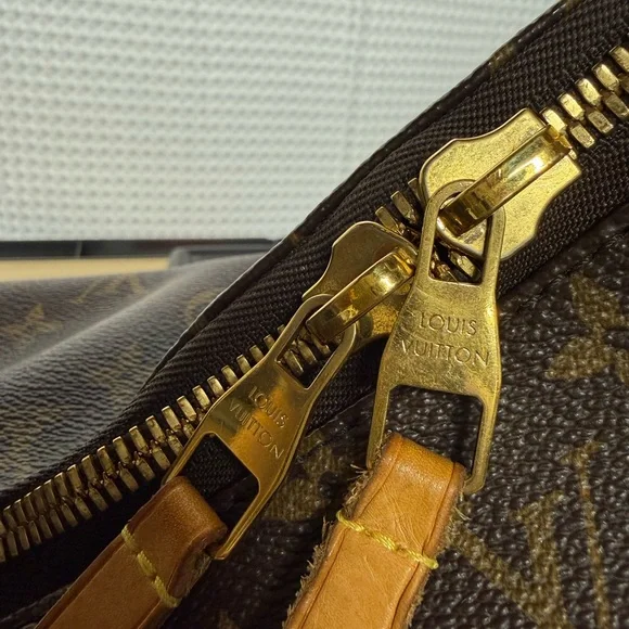 Louis Vuitton Sully MM Monogram Shoulder Bag - Picture 7 of 16